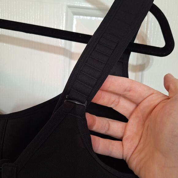 New LIVI Underwire Black Sports bra Plus size - Picture 5 of 7